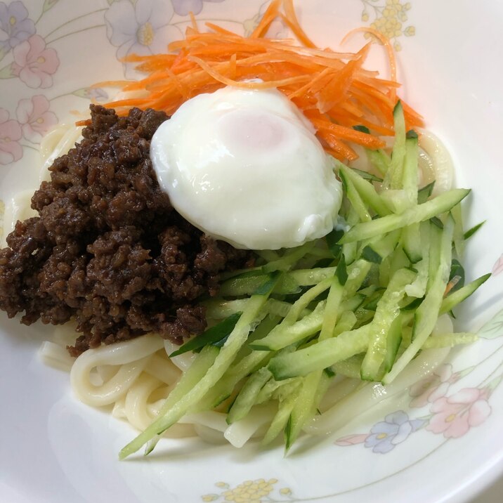 万能肉味噌のせ冷やしうどん